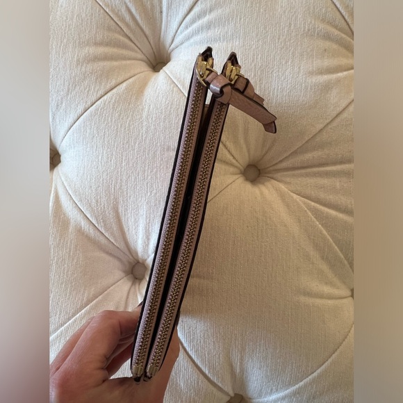 Kate Spade leather wallet in rose. - Picture 4 of 5